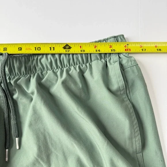 Free Fly Apparel Bamboo-Lined Active Breeze Short – 7" sage green Large - Picture 4 of 8